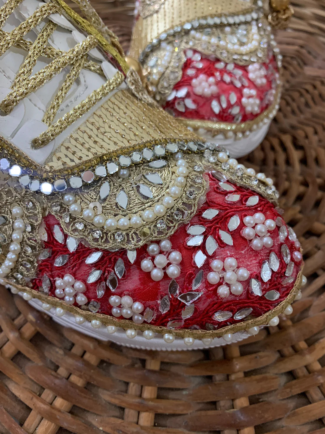 Lywire Luxe Bridal Sneakers β Red & Gold Elegance for the Trendy Bride π β¨