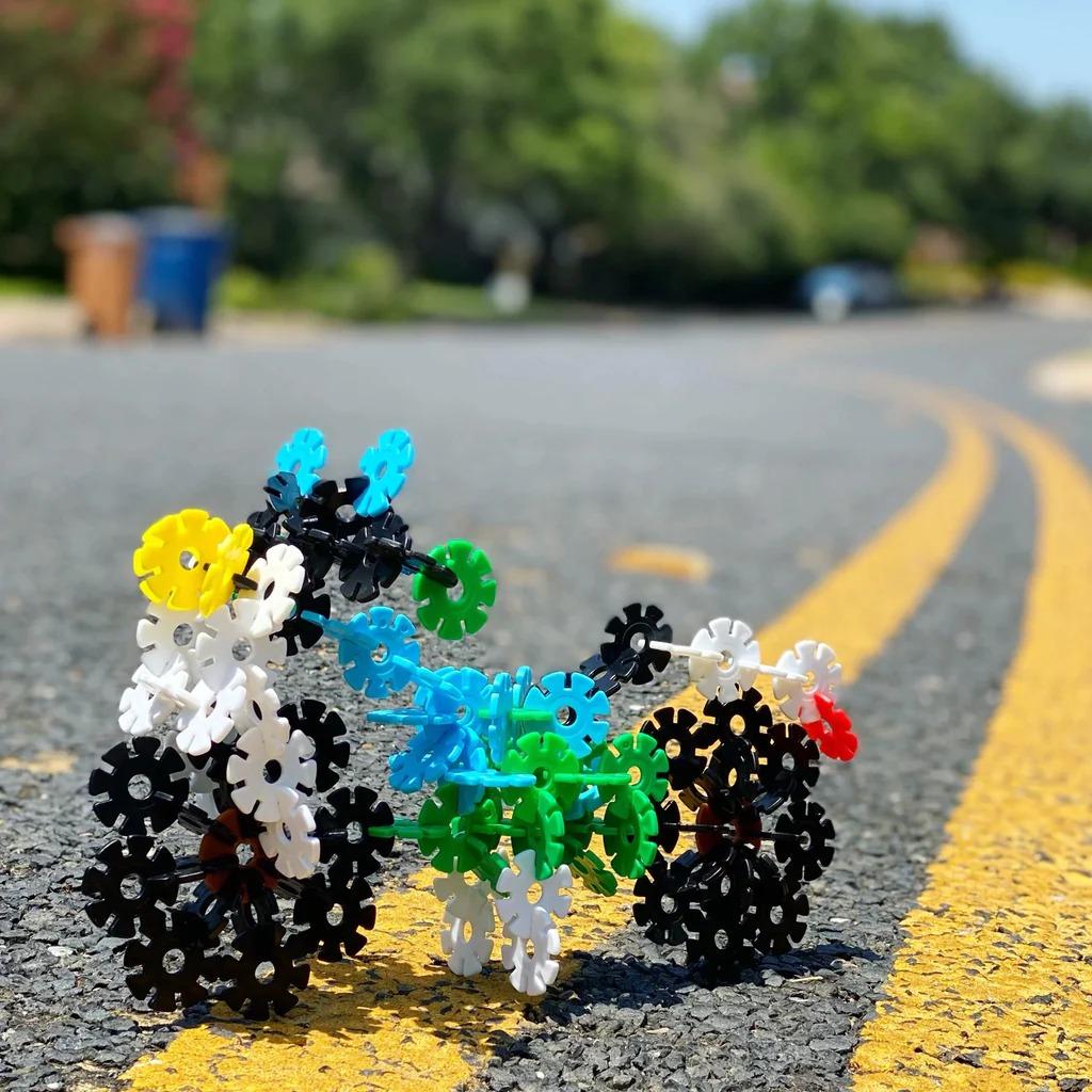 Lywire™ Mighty Builder Kit: 300 Bricks for Endless Adventures!