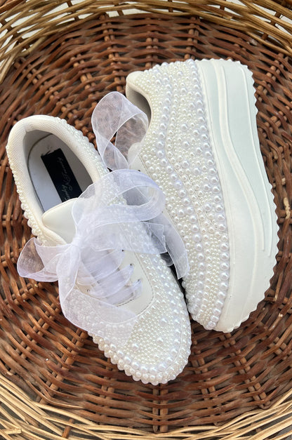 Lywire White Pearl Bridal Sneakers – Handcrafted Elegance for the Perfect Bride!