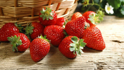 Fresh Sweet Strawberry Seeds (Pack of 20)