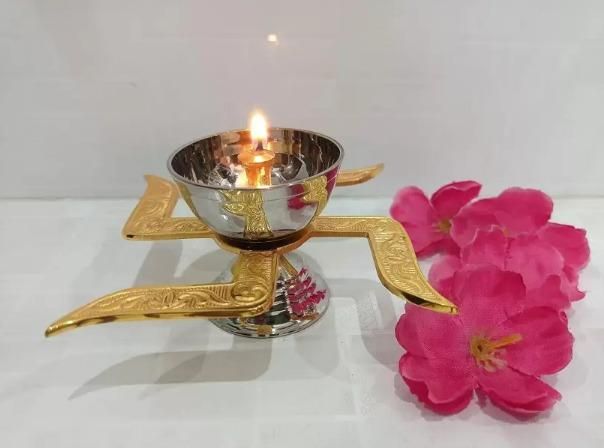 Lywire™ 🌺 Original Brass Swastik Diya | Exquisite Design for Spiritual Ambiance!