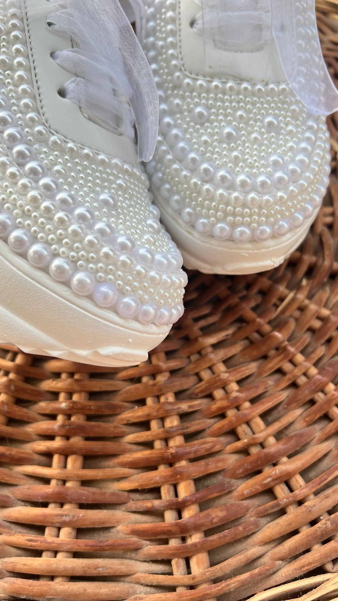 Lywire White Pearl Bridal Sneakers – Handcrafted Elegance for the Perfect Bride!