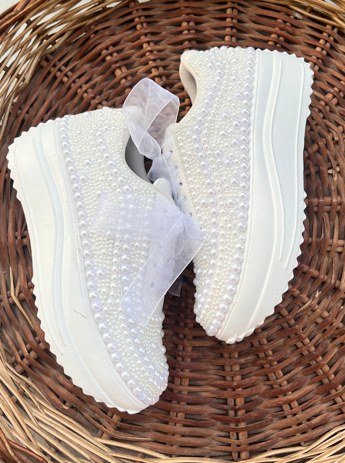 Lywire White Pearl Bridal Sneakers – Handcrafted Elegance for the Perfect Bride!